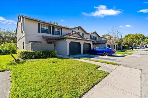 9129 N Vineyard Lake Drive Plantation FL 33324