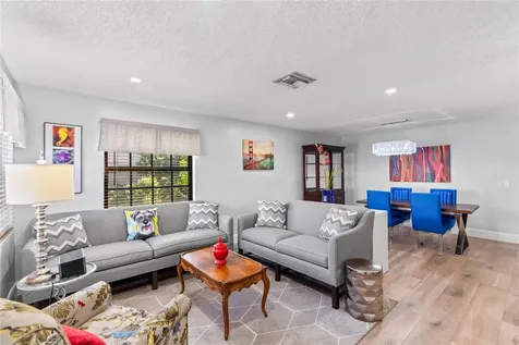 9129 N Vineyard Lake Drive Plantation FL 33324