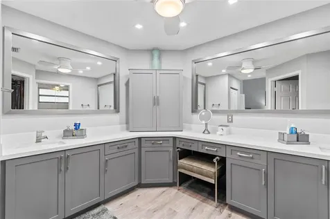 9129 N Vineyard Lake Drive Plantation FL 33324
