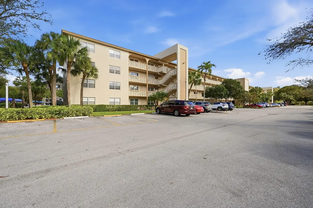 2302 Lucaya Lane Coconut Creek FL 33066
