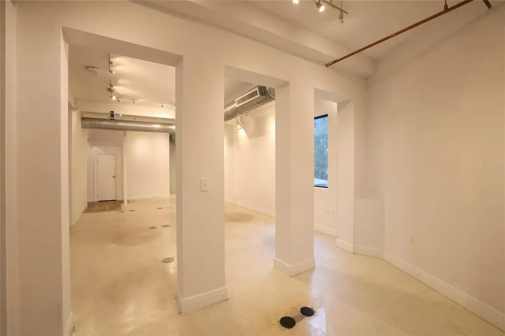 445 NE 56 Miami FL 33137