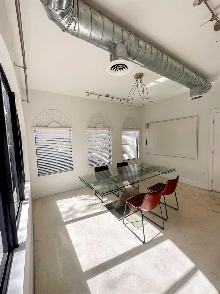 445 NE 56 Miami FL 33137