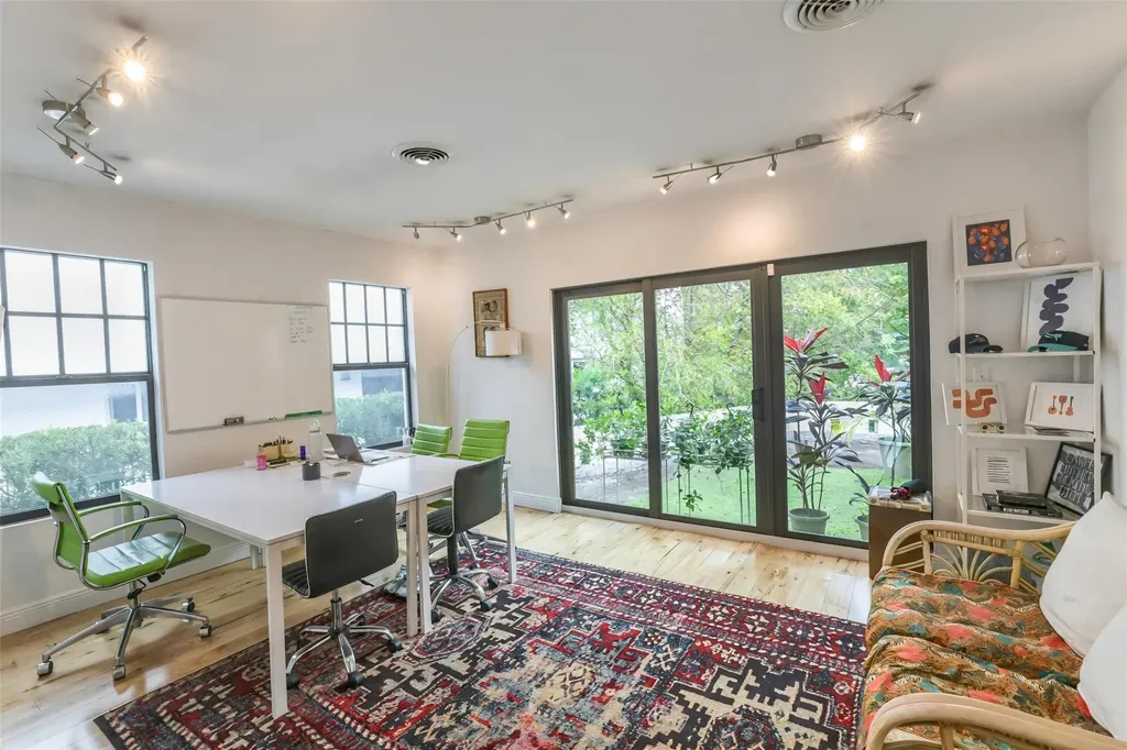 445 NE 56 Miami FL 33137