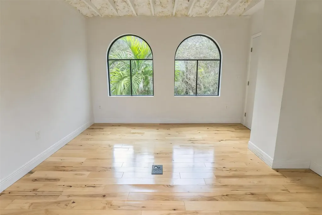 445 NE 56 Miami FL 33137