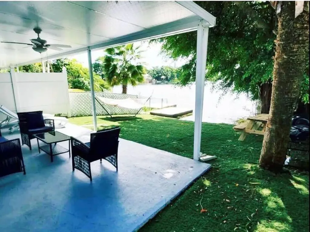 2456 SW 54th Street Fort Lauderdale FL 33312