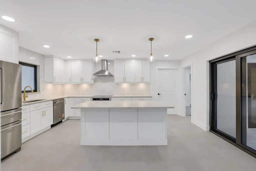 550 SW 6th Avenue Boca Raton FL 33486