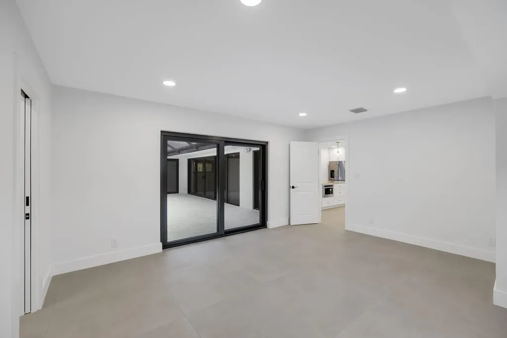 550 SW 6th Avenue Boca Raton FL 33486