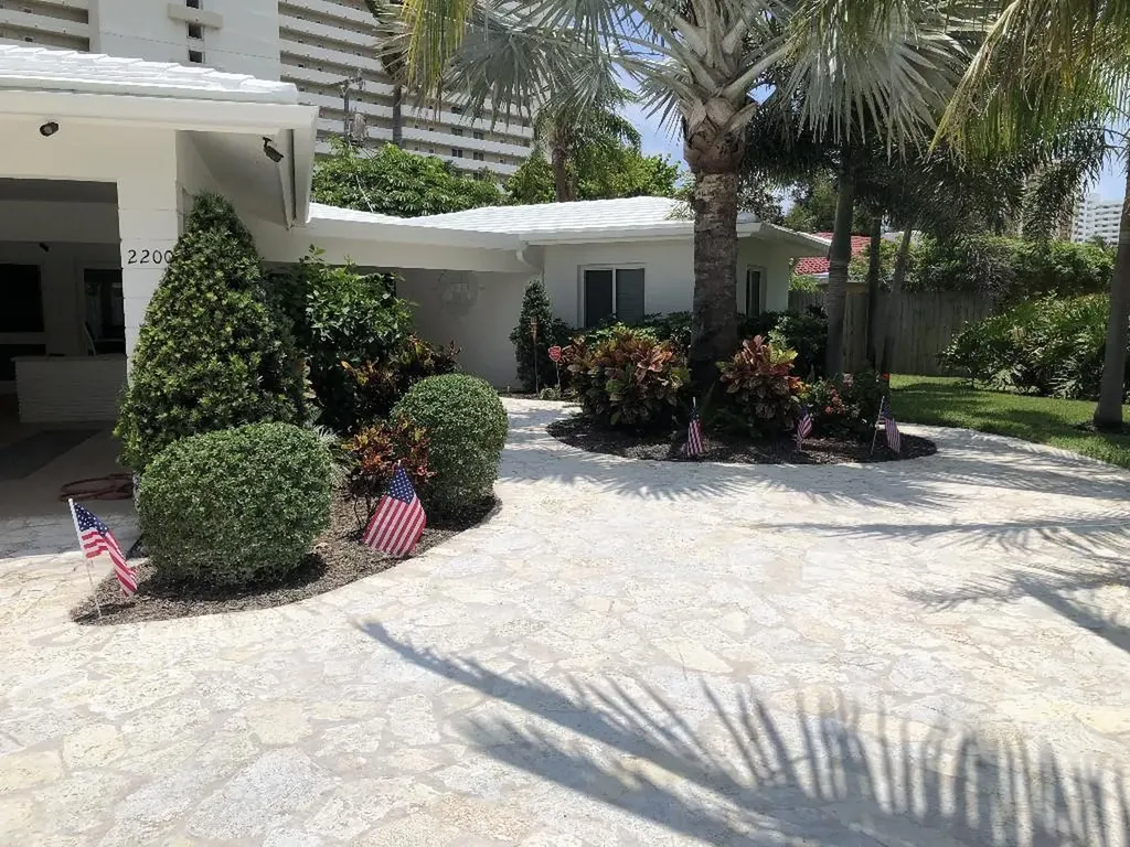 2200 NE 32nd Avenue Fort Lauderdale FL 33305