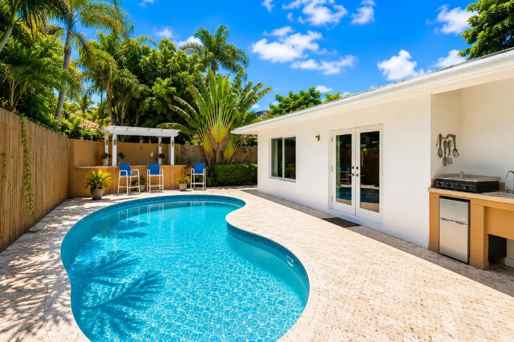 2200 NE 32nd Avenue Fort Lauderdale FL 33305