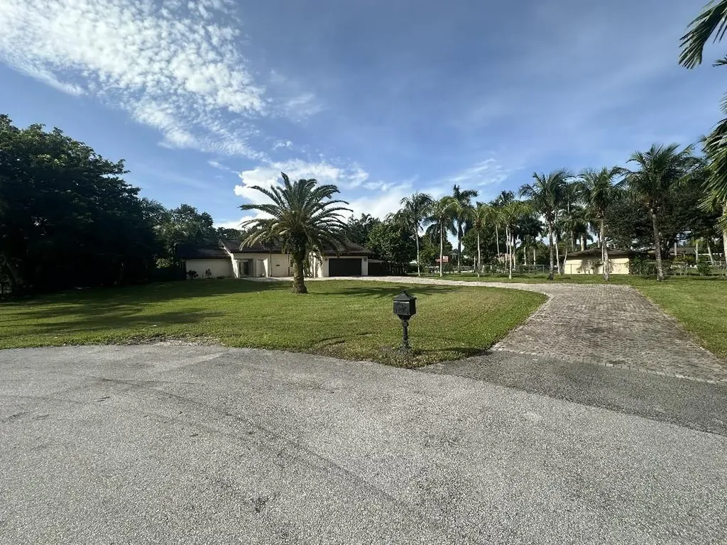 11460 SW 1st Court Plantation FL 33325