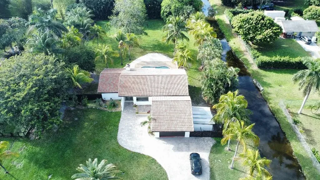 11460 SW 1st Court Plantation FL 33325