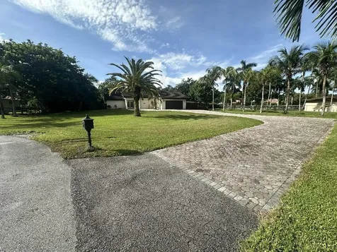 11460 SW 1st Court Plantation FL 33325