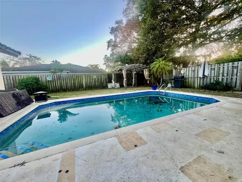 9876 NW 28th Court Coral Springs FL 33065
