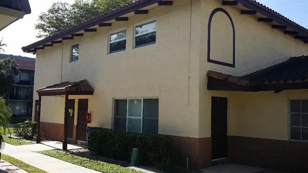 8877 NW 28th Drive Coral Springs FL 33065