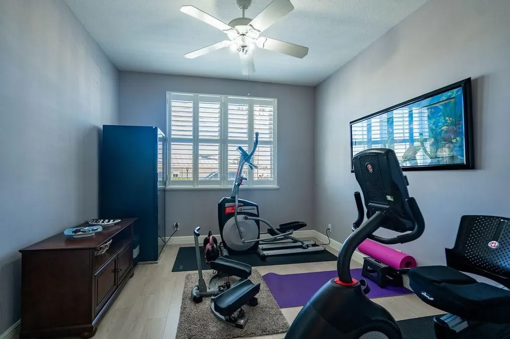 2825 Marina Circle Lighthouse Point FL 33064