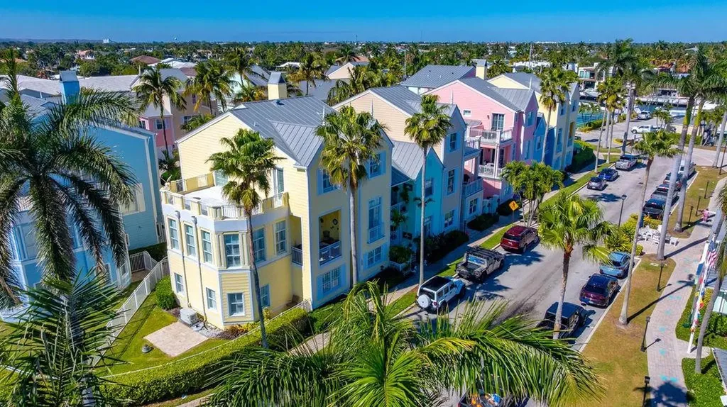 2825 Marina Circle Lighthouse Point FL 33064