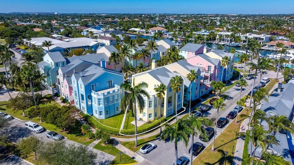 2825 Marina Circle Lighthouse Point FL 33064