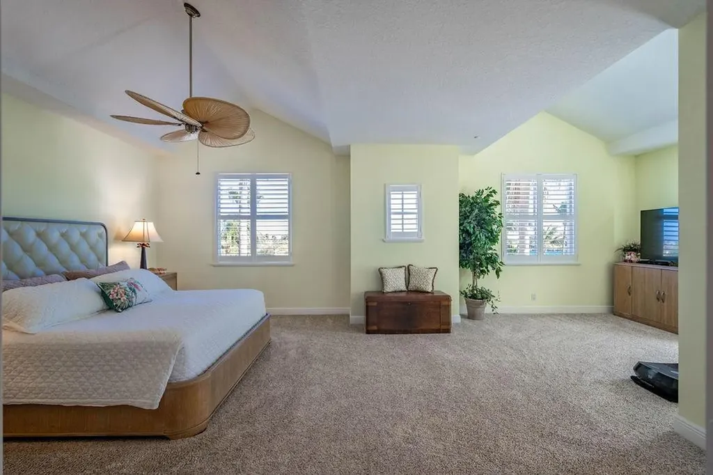 2825 Marina Circle Lighthouse Point FL 33064