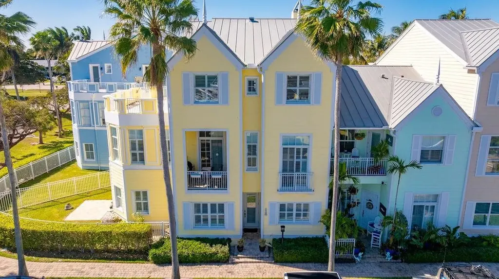 2825 Marina Circle Lighthouse Point FL 33064