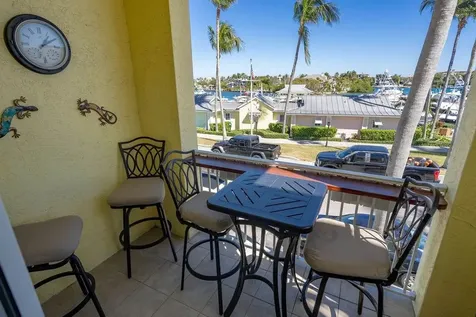 2825 Marina Circle Lighthouse Point FL 33064