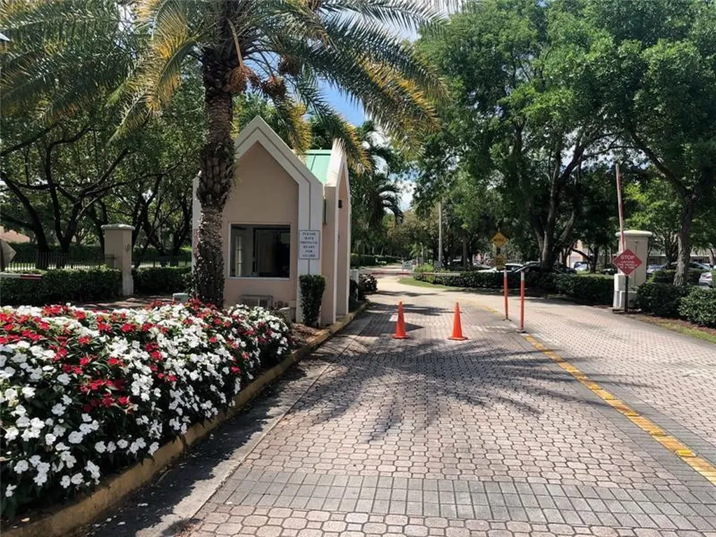 2580 NW 103rd Avenue Sunrise FL 33322