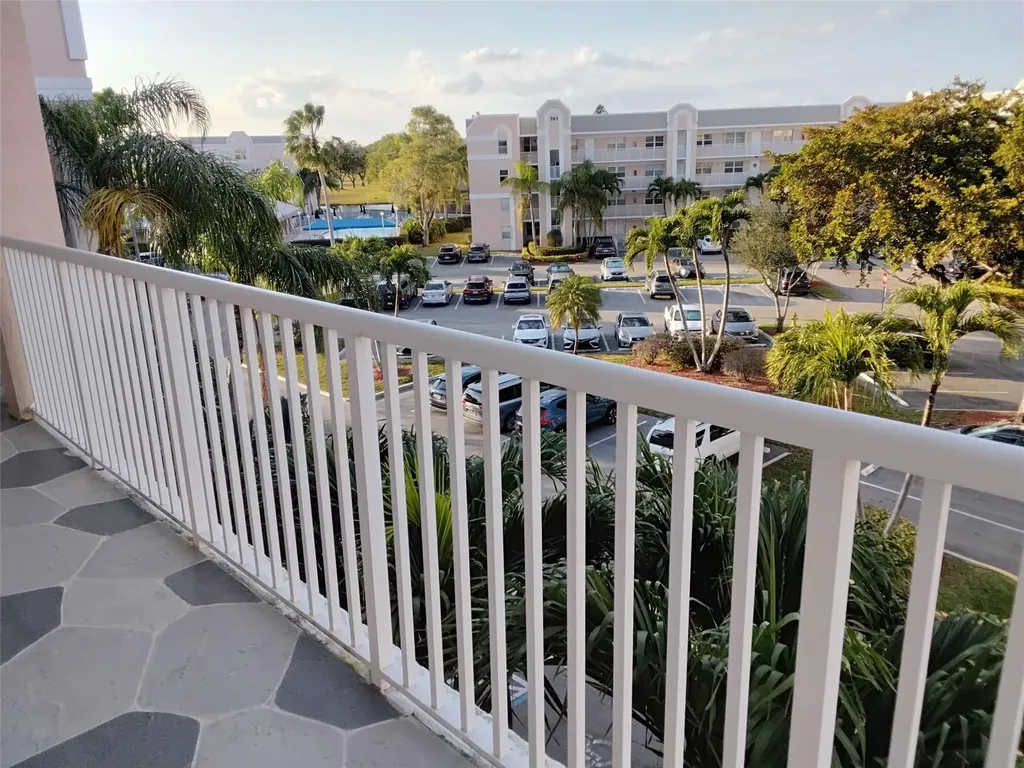 2580 NW 103rd Avenue Sunrise FL 33322