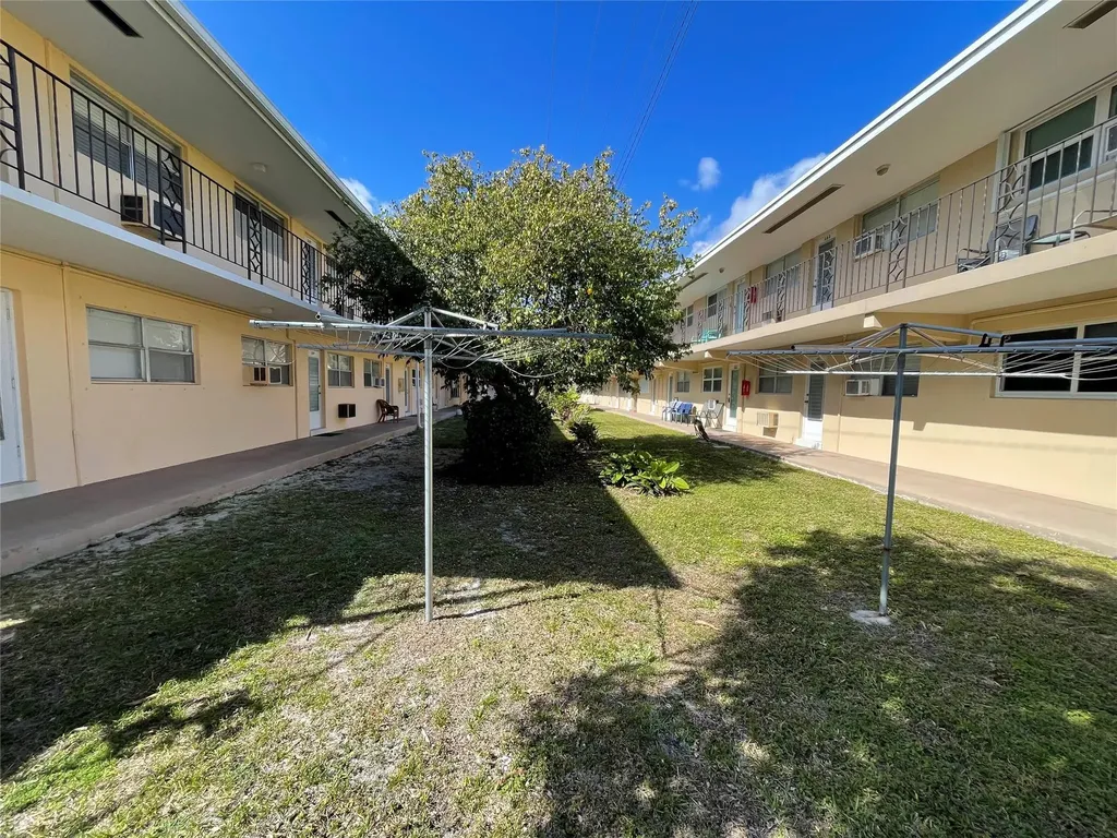 2141 NE 56th Street Fort Lauderdale FL 33308