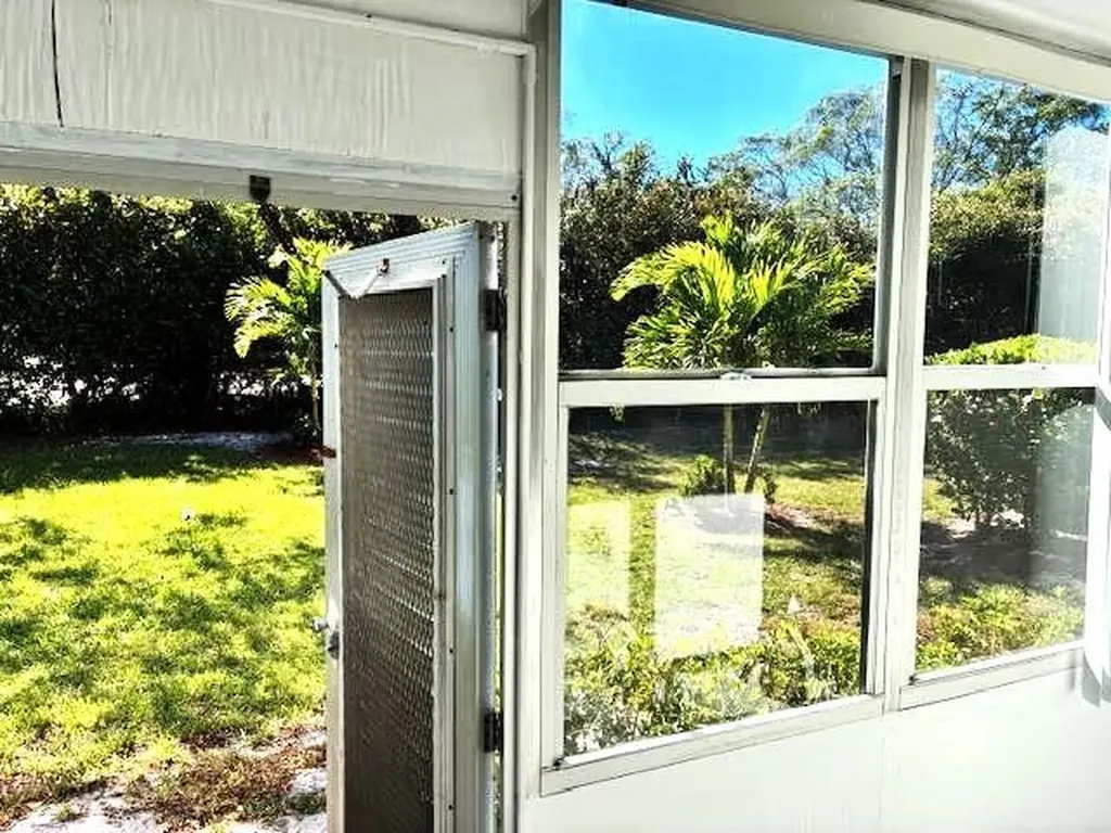 24 Keswick B Deerfield Beach FL 33442