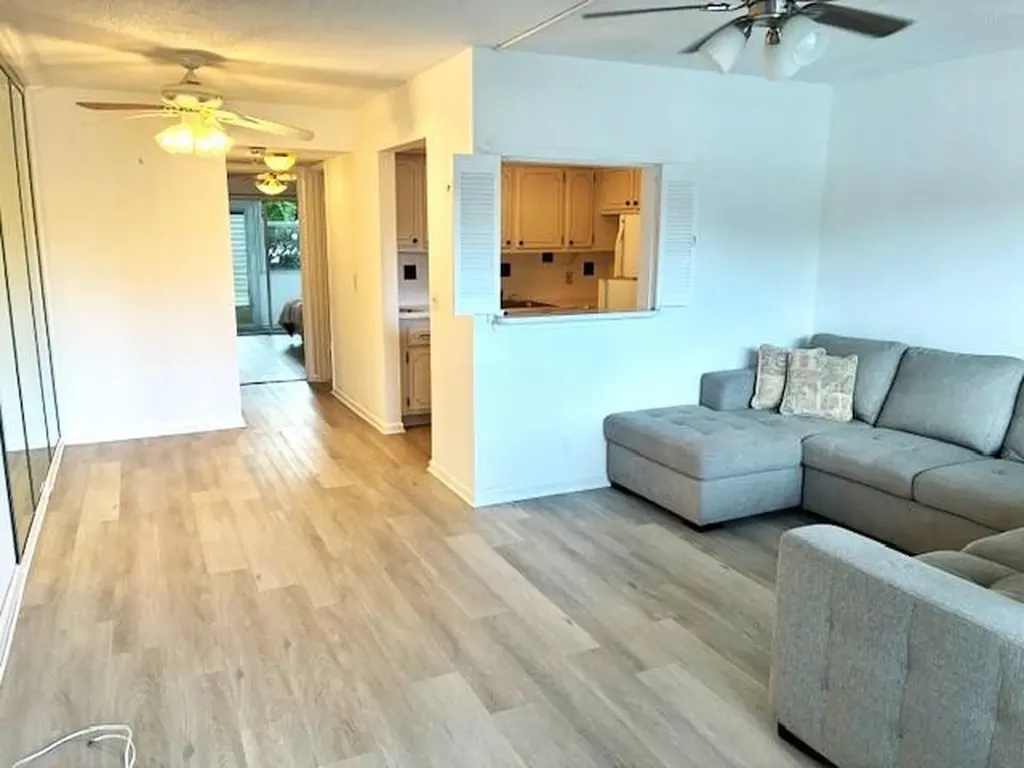 24 Keswick B Deerfield Beach FL 33442