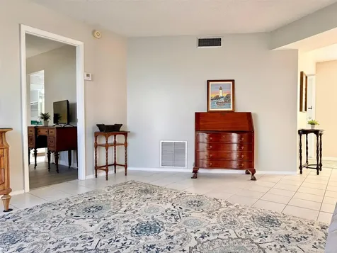 4401 NW 41st Street Lauderdale Lakes FL 33319