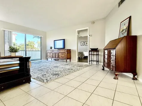 4401 NW 41st Street Lauderdale Lakes FL 33319