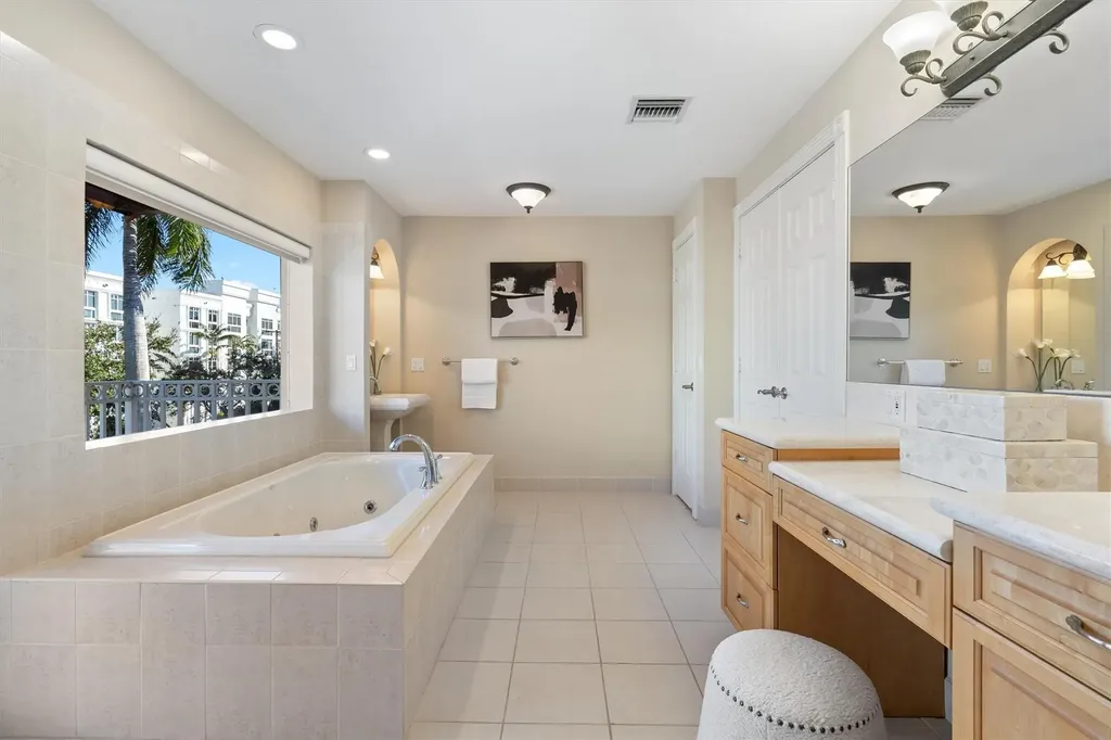 59 Hendricks Isle Fort Lauderdale FL 33301
