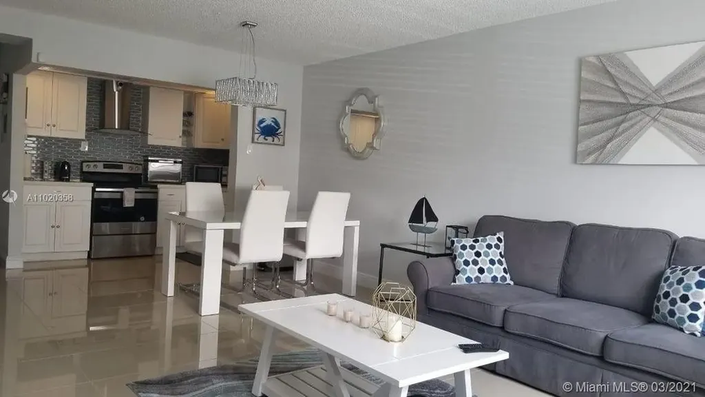 1560 Mckinley Street Hollywood FL 33020