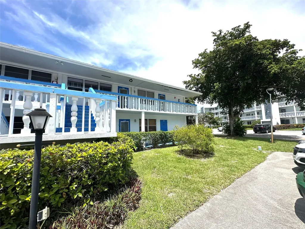 124 Ventnor F Deerfield Beach FL 33442