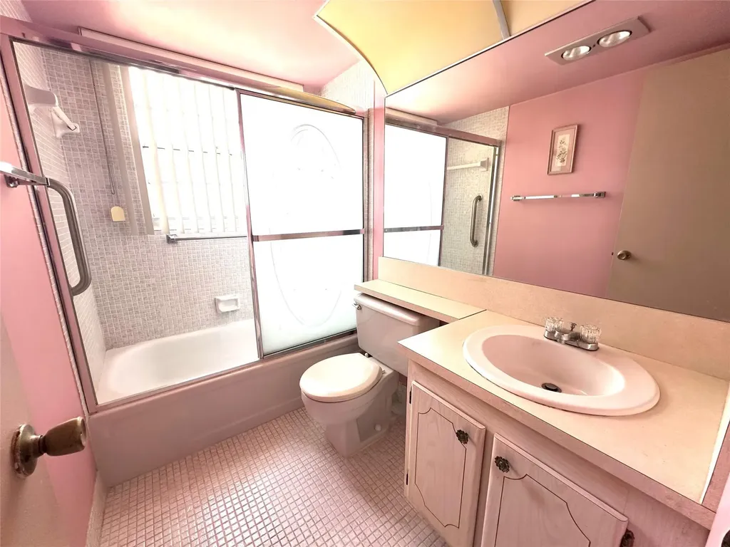 124 Ventnor F Deerfield Beach FL 33442