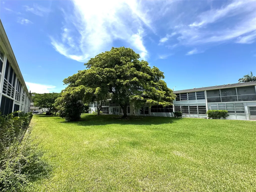 124 Ventnor F Deerfield Beach FL 33442