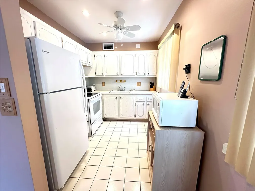 124 Ventnor F Deerfield Beach FL 33442