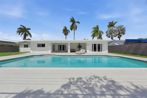 1850 NE 197th Terrace Miami FL 33179