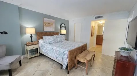 6917 Collins Avenue Miami Beach FL 33141