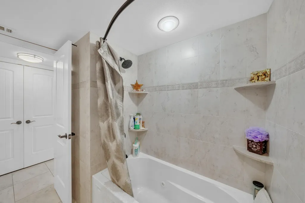 6371 La Costa Drive Boca Raton FL 33433