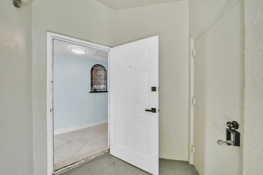 6371 La Costa Drive Boca Raton FL 33433