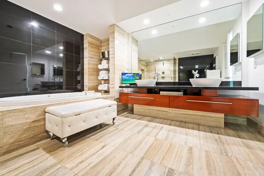 101 S Fort Lauderdale Beach Boulevard Fort Lauderdale FL 33316