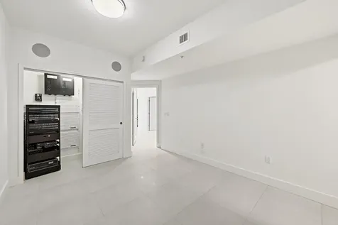 6051 N Ocean Drive Hollywood FL 33019
