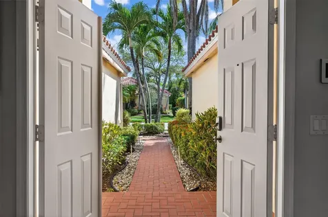 4042 Pinewood Lane Weston FL 33331