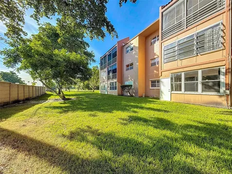 8818 W Mcnab Road Tamarac FL 33321