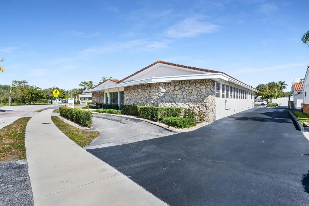 1130 Bayview Drive Fort Lauderdale FL 33304