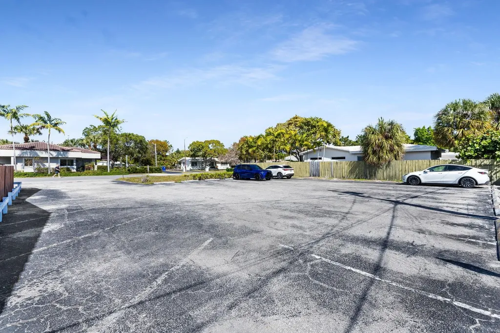 1130 Bayview Drive Fort Lauderdale FL 33304