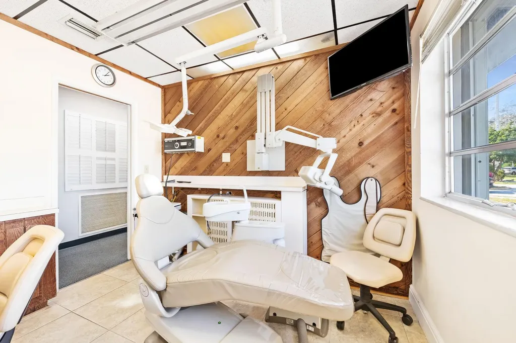 1130 Bayview Drive Fort Lauderdale FL 33304