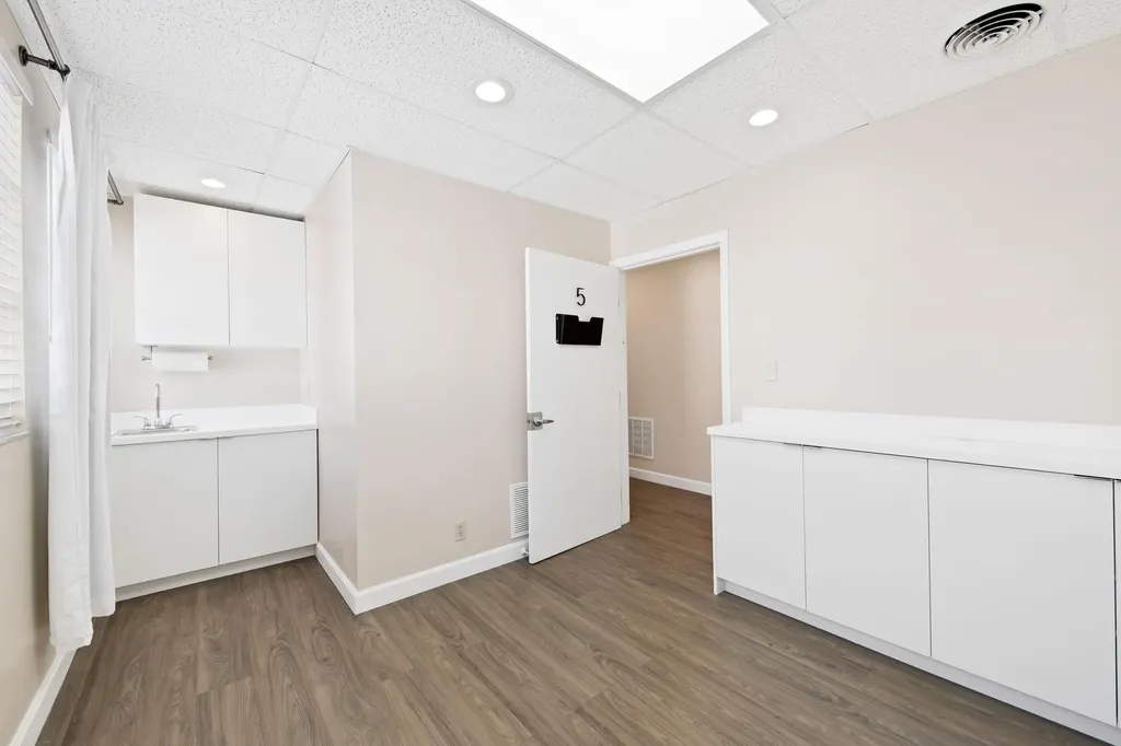 1130 Bayview Drive Fort Lauderdale FL 33304