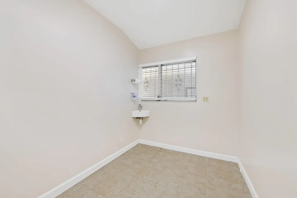 1130 Bayview Drive Fort Lauderdale FL 33304